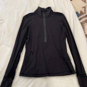 Lululemon half zip! Stripped! Size 8! Great condition!